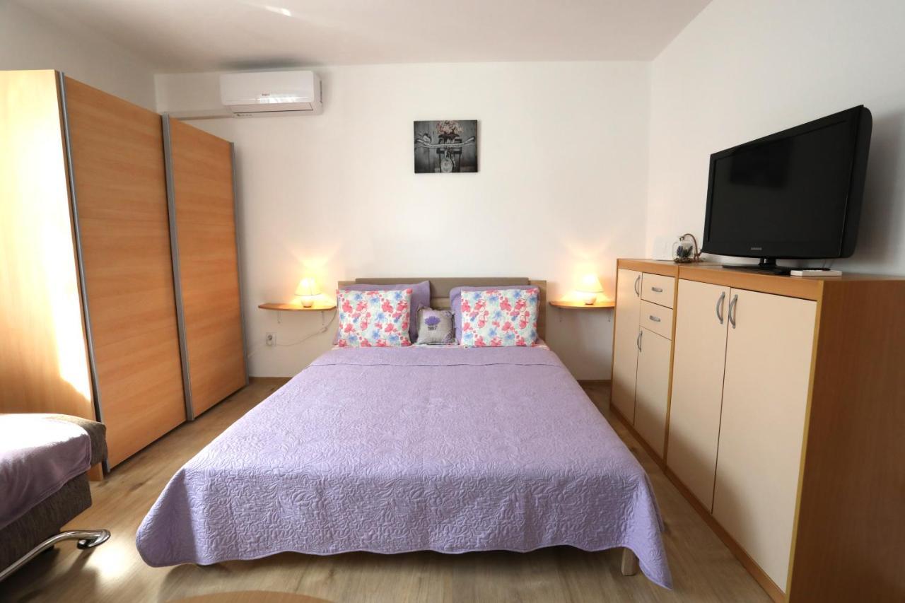 Apartament App Karla Pula Zewnętrze zdjęcie